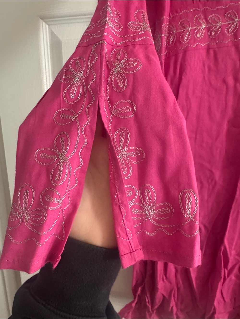 Mossimo Supply Co. Hot Pink Embroidered V-Neck Tunic Top - Picture 5 of 7